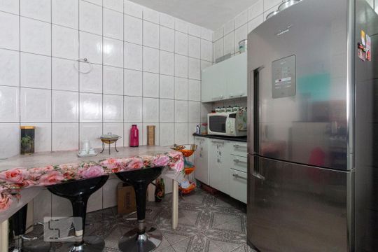 Cozinha de casa para alugar com 2 quartos, 125m² em Vila Carmosina, São Paulo