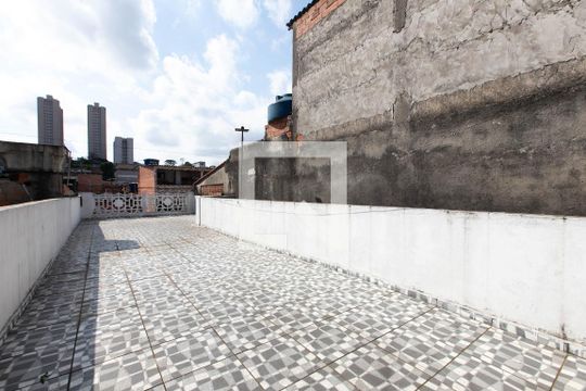 Terraço de casa à venda com 2 quartos, 125m² em Vila Carmosina, São Paulo