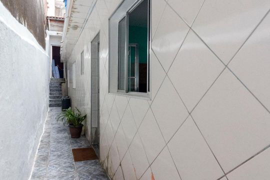 Área Externa de casa para alugar com 2 quartos, 125m² em Vila Carmosina, São Paulo