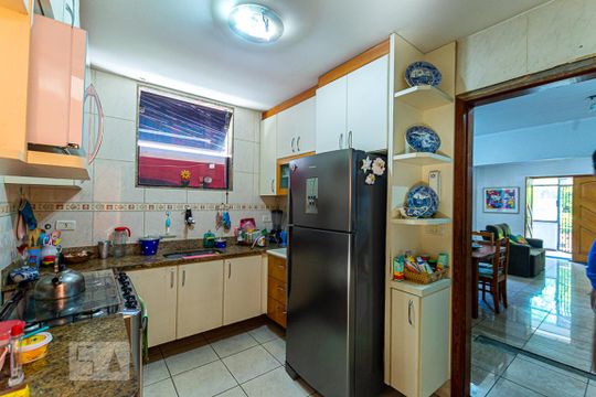 Cozinha  de casa à venda com 6 quartos, 320m² em Fonseca, Niterói