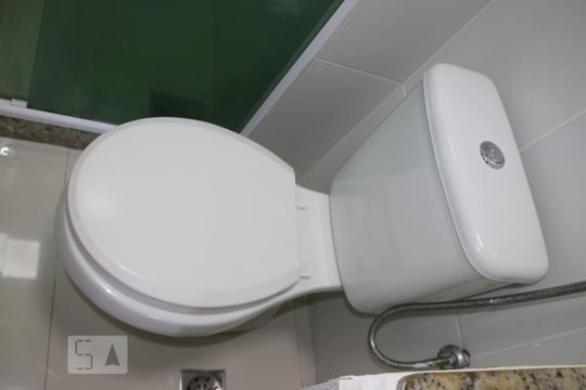Banheiro de apartamento para alugar com 3 quartos, 76m² em Jacarepaguá, Rio de Janeiro