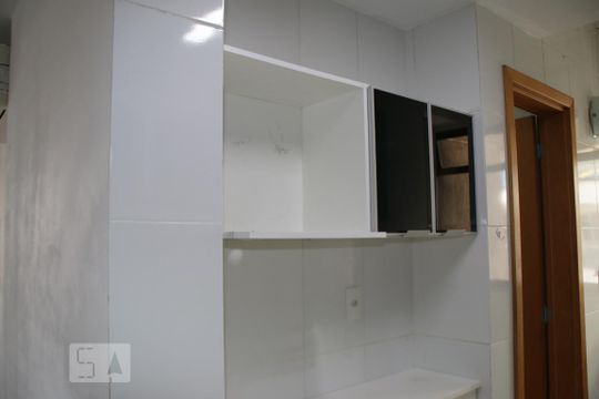 Cozinha de apartamento para alugar com 3 quartos, 76m² em Jacarepaguá, Rio de Janeiro