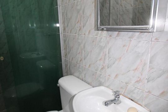 Banheiro de kitnet/studio para alugar com 1 quarto, 30m² em Cidade Universitária, Campinas