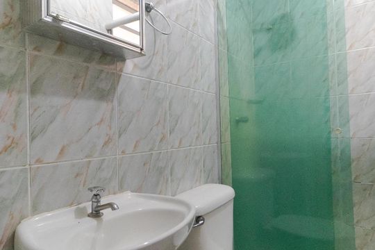 Banheiro de kitnet/studio para alugar com 1 quarto, 30m² em Cidade Universitária, Campinas