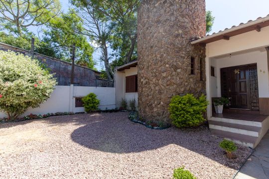 Fachada de casa à venda com 4 quartos, 190m² em Niterói, Canoas