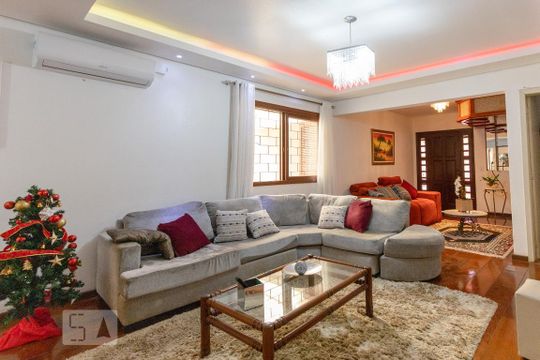 Casa à venda com 4 quartos, 190m² em Niterói, Canoas