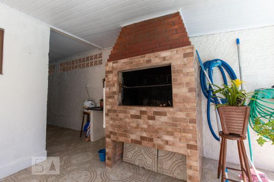 Churrasqueira de casa à venda com 4 quartos, 190m² em Niterói, Canoas
