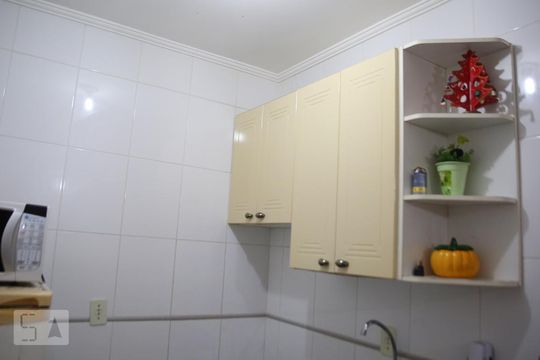 Cozinha - Armários de kitnet/studio para alugar com 1 quarto, 30m² em Caiçara, Praia Grande