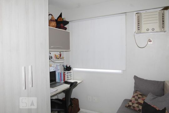 Quarto de apartamento à venda com 2 quartos, 50m² em Del Castilho, Rio de Janeiro