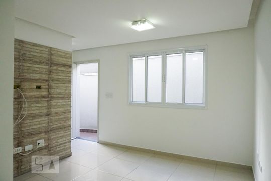 Sala de casa de condomínio para alugar com 2 quartos, 55m² em Vila Santa Teresa, São Paulo