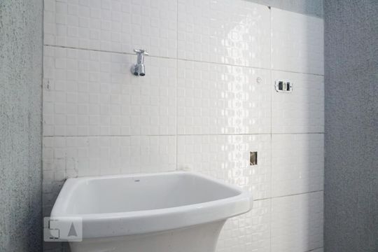 Lavanderia de casa de condomínio para alugar com 2 quartos, 55m² em Vila Santa Teresa, São Paulo