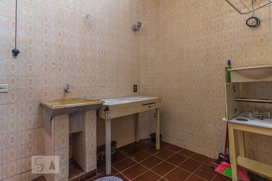 Área de Serviço de casa à venda com 2 quartos, 144m² em Vila Alzira, Santo André