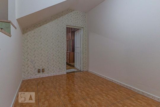 Sala de casa à venda com 2 quartos, 144m² em Vila Alzira, Santo André
