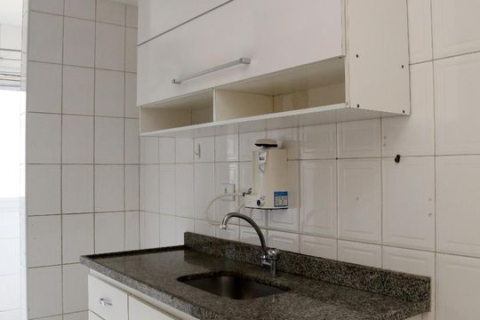 Cozinha  de apartamento para alugar com 2 quartos, 57m² em Vila Sonia, São Paulo