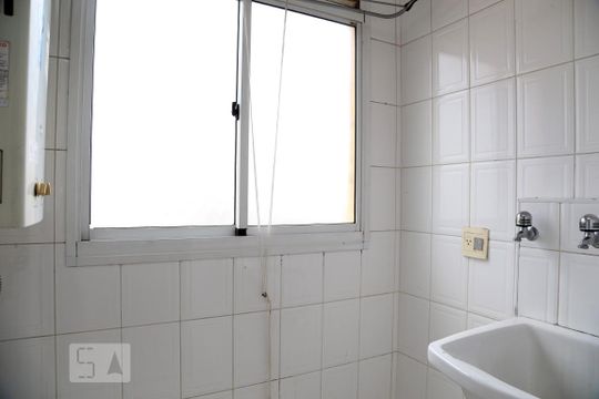 Área de Serviço de apartamento para alugar com 2 quartos, 57m² em Vila Sonia, São Paulo