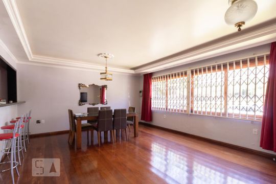 Sala de casa à venda com 3 quartos, 370m² em Nonoai, Porto Alegre