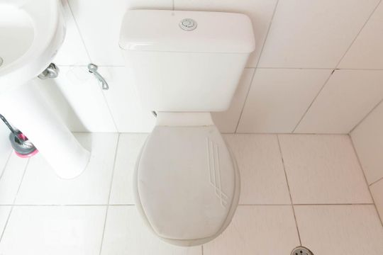 Banheiro de casa à venda com 3 quartos, 92m² em Jardim Lajeado, São Paulo
