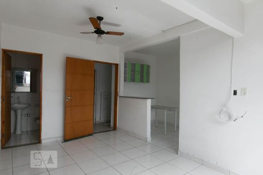 Sala de casa à venda com 3 quartos, 92m² em Jardim Lajeado, São Paulo