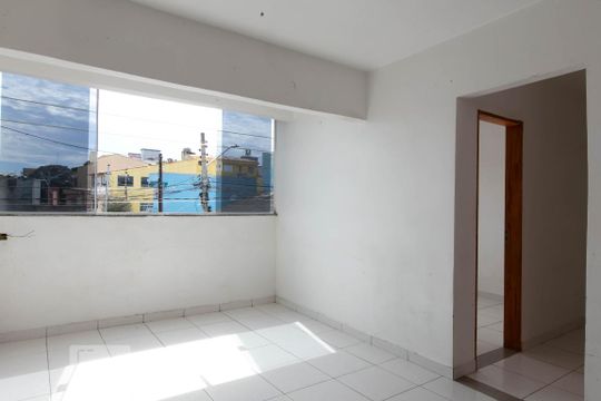 Sala de casa à venda com 3 quartos, 92m² em Jardim Lajeado, São Paulo