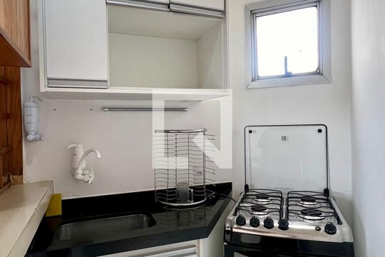 Cozinha de apartamento para alugar com 1 quarto, 40m² em Vila Mariana, São Paulo