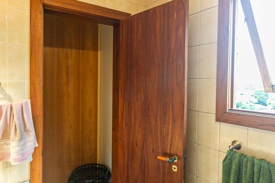 Banheiro do Quarto 3 de apartamento à venda com 3 quartos, 280m² em Santa Tereza, Porto Alegre