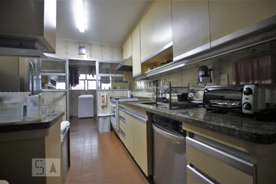 Cozinha de apartamento à venda com 4 quartos, 206m² em Vila Morumbi, São Paulo