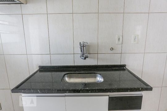 Cozinha de apartamento para alugar com 2 quartos, 60m² em Cidade São Francisco, São Paulo