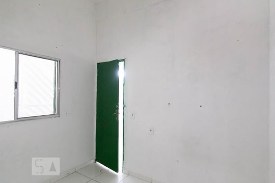 Quarto 1 de casa para alugar com 2 quartos, 40m² em Jardim Lajeado, São Paulo