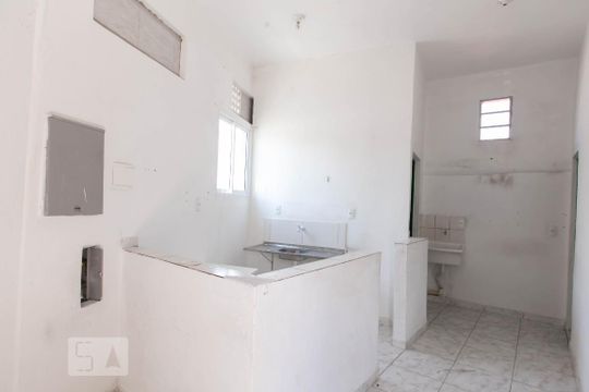 Cozinha de casa para alugar com 2 quartos, 40m² em Jardim Lajeado, São Paulo