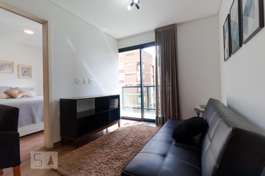 Sala de apartamento para alugar com 1 quarto, 40m² em Cambuí, Campinas