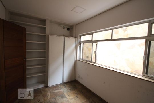Escritório de casa à venda com 3 quartos, 360m² em Jardim da Gloria, São Paulo