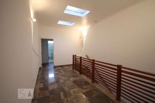 Hall dos quartos de casa à venda com 3 quartos, 360m² em Jardim da Gloria, São Paulo