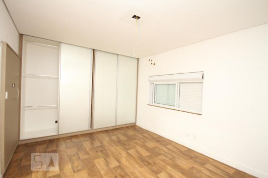 Suíte 1 de casa à venda com 3 quartos, 360m² em Jardim da Gloria, São Paulo