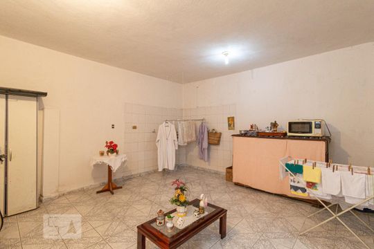 Quintal de casa à venda com 2 quartos, 220m² em Conceição, Osasco