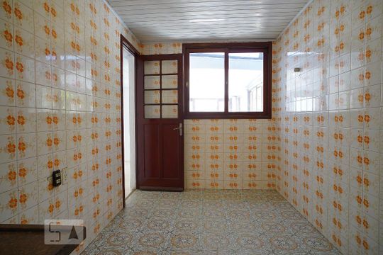 Cozinha de casa à venda com 3 quartos, 150m² em Passo da Areia, Porto Alegre