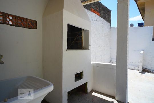 Churrasqueira de casa à venda com 3 quartos, 150m² em Passo da Areia, Porto Alegre