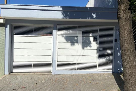 Fachada de casa à venda com 2 quartos, 132m² em Belenzinho, São Paulo