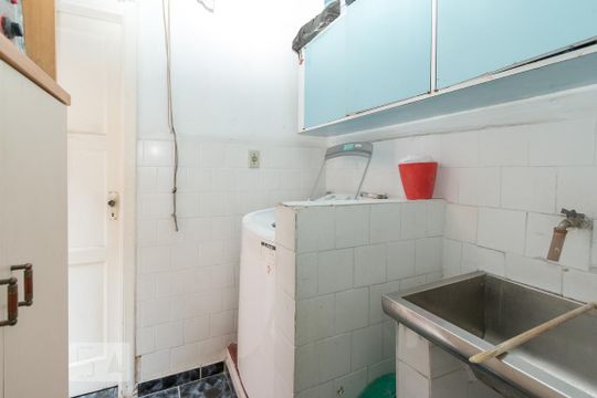 Lavanderia de casa à venda com 4 quartos, 200m² em Campo Belo, São Paulo