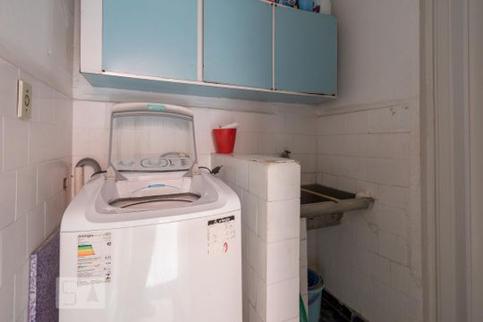Lavanderia de casa à venda com 4 quartos, 200m² em Campo Belo, São Paulo