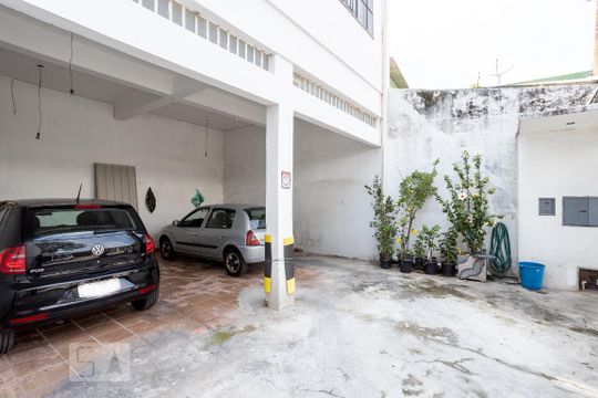 Garagem de casa à venda com 3 quartos, 440m² em Jardim Peri, São Paulo