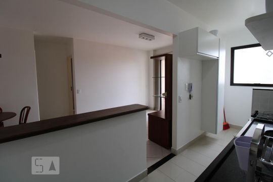 Cozinha de apartamento para alugar com 1 quarto, 50m² em Cambuí, Campinas