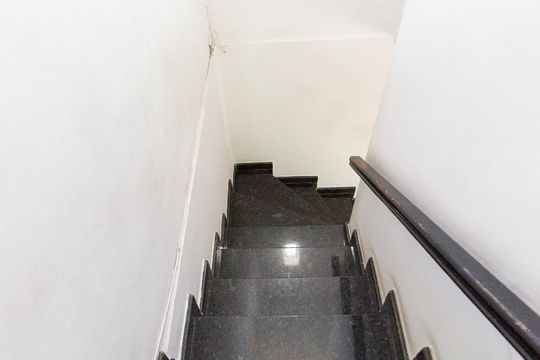 Escadas de casa à venda com 3 quartos, 130m² em Jardim Felicidade (zona Oeste), São Paulo