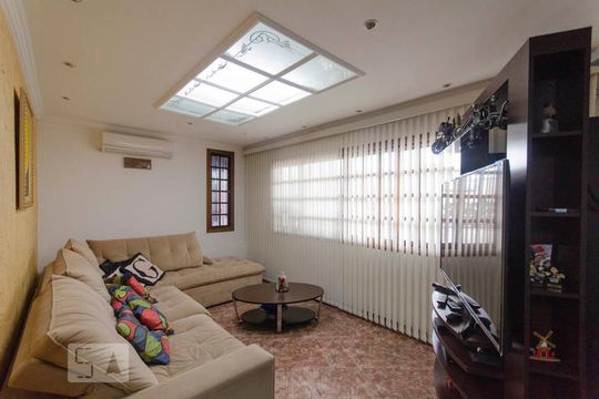 Casa para alugar com 6 quartos, 550m² em Jardim Brasilia (zona Leste), São Paulo
