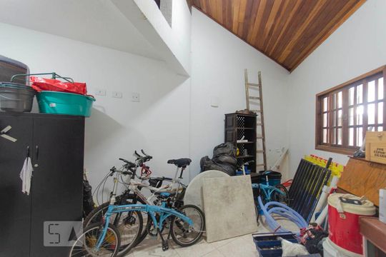 Quarto de Serviço de casa para alugar com 6 quartos, 550m² em Jardim Brasilia (zona Leste), São Paulo