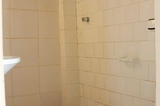 Banheiro de apartamento para alugar com 2 quartos, 57m² em Quintino Bocaiúva, Rio de Janeiro