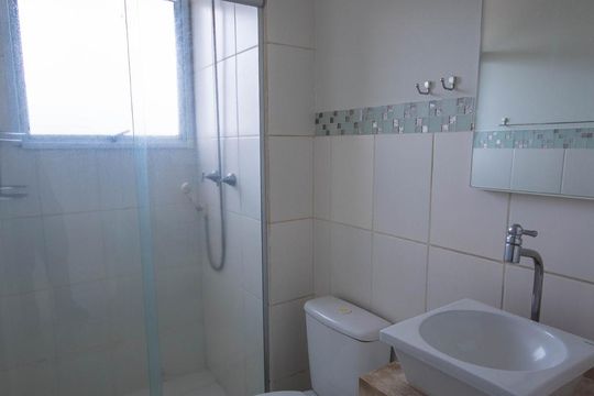 Banheiro Social de apartamento para alugar com 2 quartos, 58m² em Ribeirânia, Ribeirão Preto