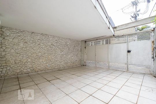 Garagem de casa à venda com 3 quartos, 150m² em Sumaré, São Paulo