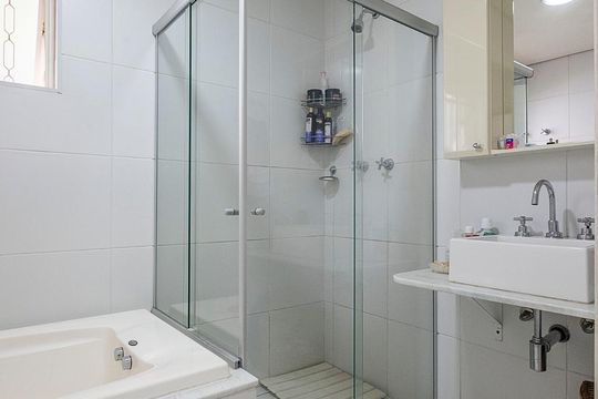 Suíte - Banheiro de casa à venda com 3 quartos, 150m² em Sumaré, São Paulo