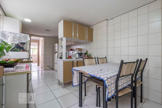 Cozinha de casa à venda com 3 quartos, 150m² em Sumaré, São Paulo