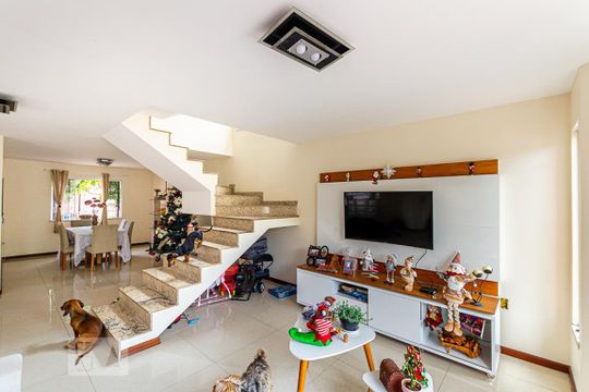 Sala de casa à venda com 3 quartos, 426m² em Fátima, Niterói